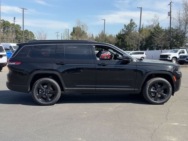 New 2026 Diamond Black Crystal Pearl-Coat Exterior Paint Jeep Limited image 13