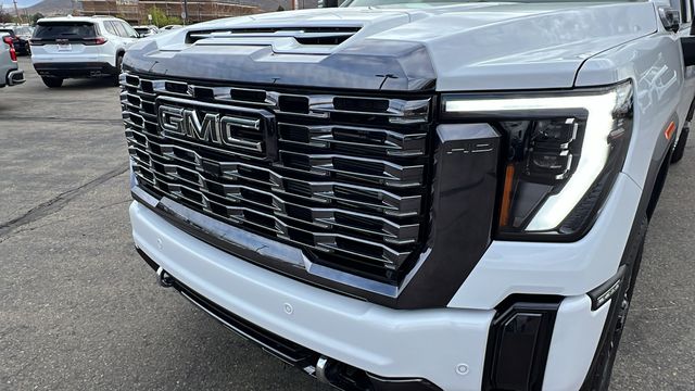 2024 GMC Sierra 3500HD Denali Ultimate 9