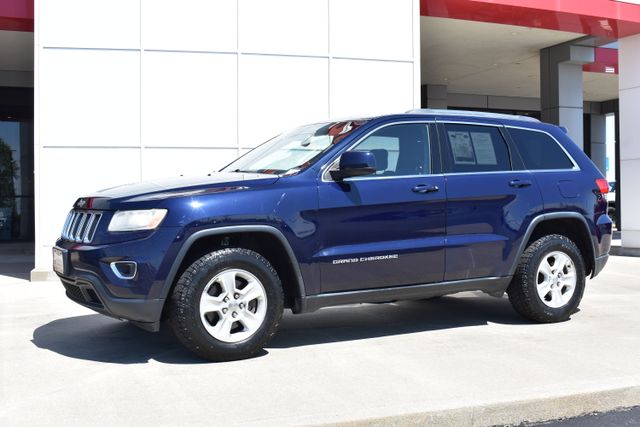 Used 2016 Jeep Grand Cherokee Laredo E with VIN 1C4RJFAG0GC376161 for sale in Quincy, IL