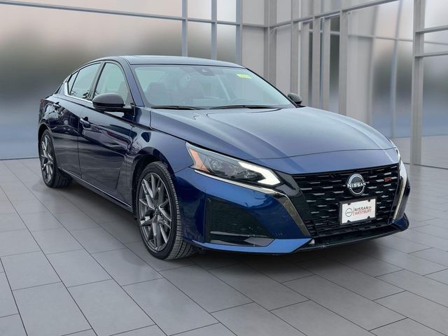 Deep Blue Pearl 2023 Nissan Altima 2.5 SR AWD Sedan All-Wheel Drive Continuously Variable Transmission