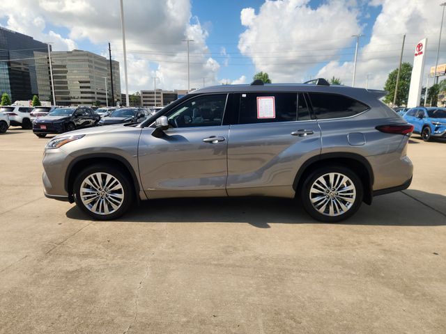 2025 Toyota Highlander Hybrid Platinum  at Gullo Toyota