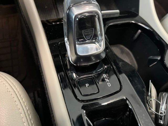 Used 2024 Volvo XC40 SUV