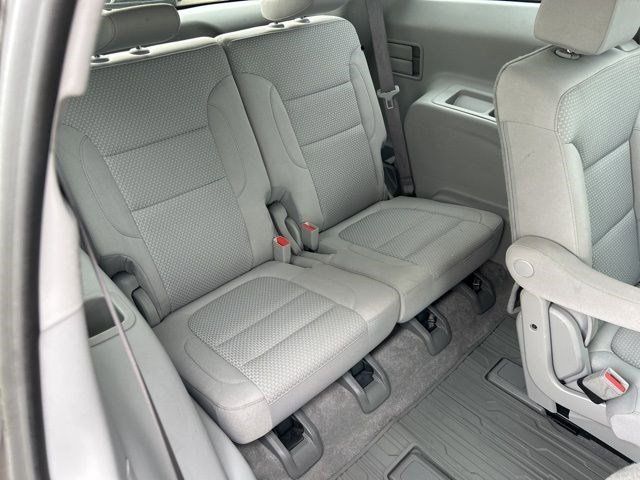2022 GMC Acadia SLE photo