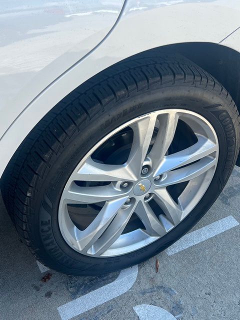 2018 Chevrolet Equinox Premier 23