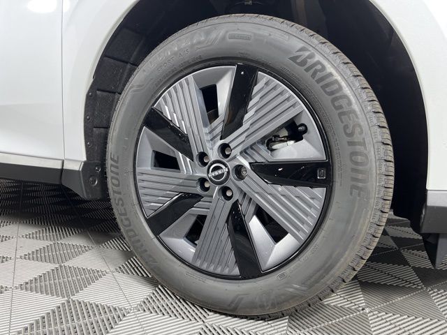 2025 Everest White Pearl Tricoat Nissan Murano SL AWD SUV