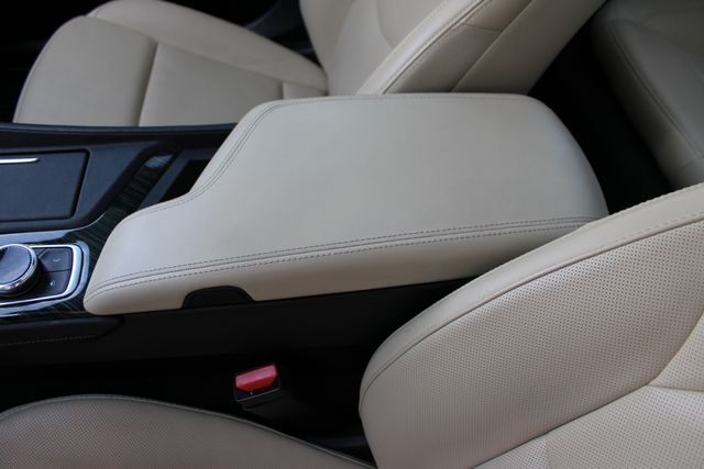 Used 2020  Cadillac Premium Luxury image 22