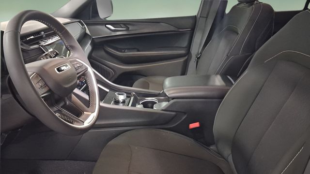 Used 2025 Jeep Grand Cherokee SUV