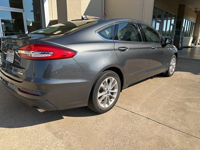 2020 Ford Fusion SE 4