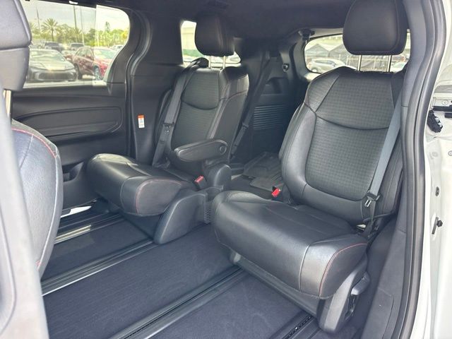 2025 Toyota Sienna - $51,988
