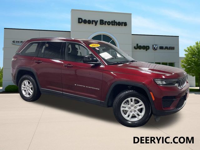 2023 Jeep Grand Cherokee Laredo 4WD