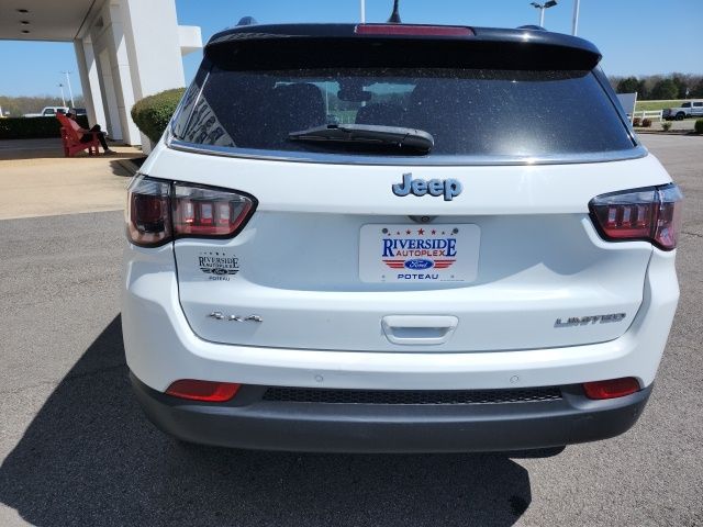 Used 2024 White/off-white Jeep Limited image 10