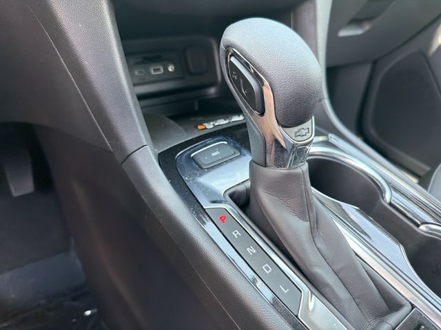 Used 2024 White Chevrolet Premier image 23