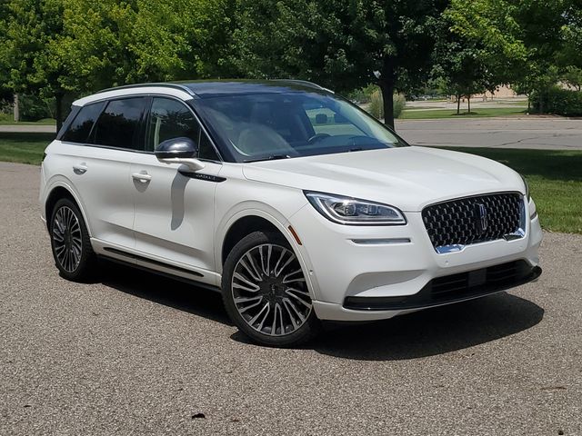 White Metallic 2022 Lincoln Corsair SUV / Crossover All-Wheel Drive Continuously Variable Transmission