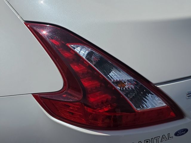 Used 2020 White Nissan Base image 32