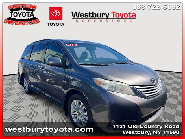 2015 Toyota Sienna XLE 7-Passenger Auto Access Seat