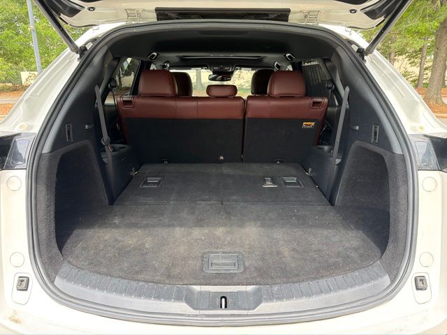 Used 2017 White Mazda Signature image 24