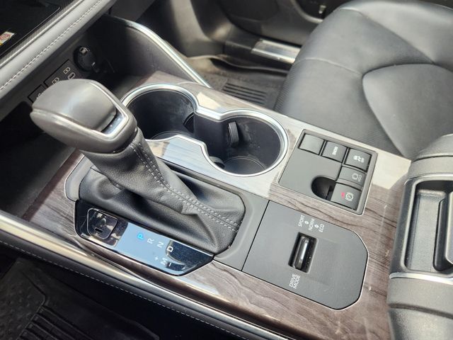 2024 Toyota Highlander Platinum  at Toyota of Victoria