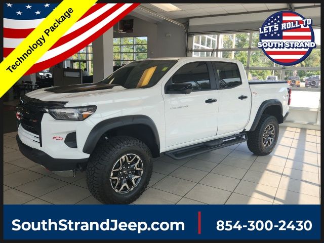 Summit White 2025 Chevrolet Colorado Pickup Truck Four-Wheel Drive 8-Speed Automatic