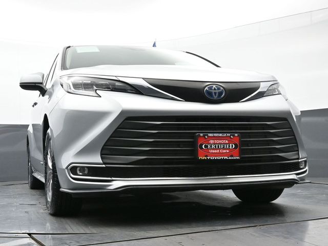 2021 Toyota Sienna XLE 43