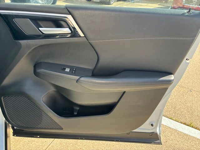 2024 Mitsubishi Outlander SE  at Royal Nissan