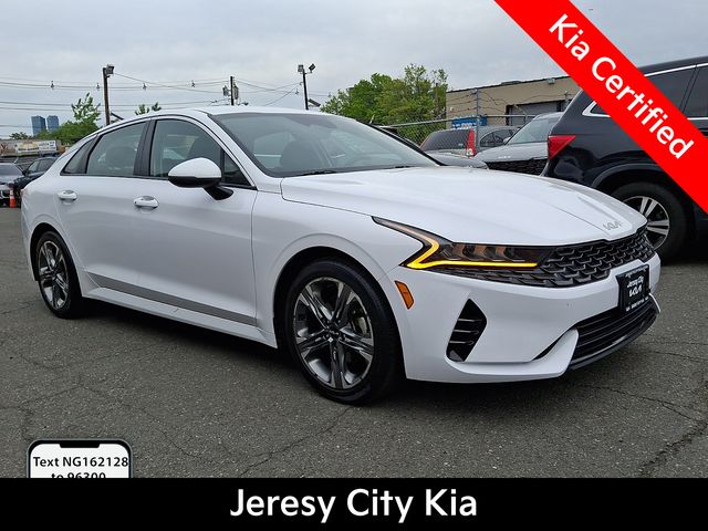 Glacial White Pearl 2022 Kia K5 Sedan Front-Wheel Drive 8-Speed Automatic