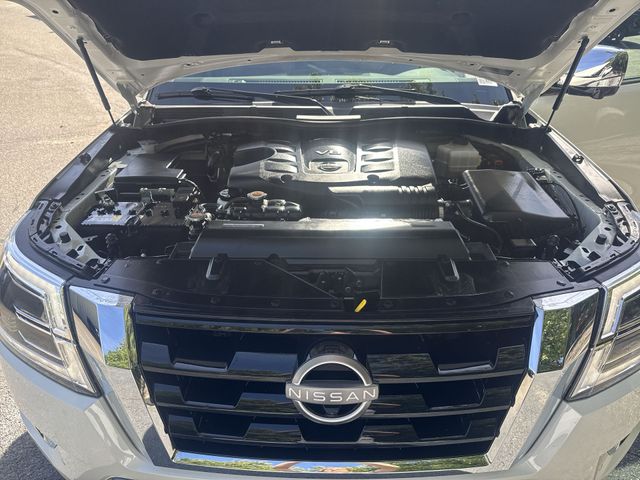 Used 2023 White Nissan Platinum image 34