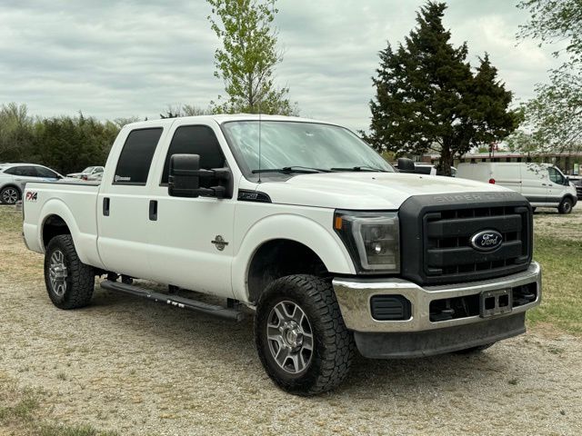 Oxford White 2012 Ford F-250 Super Duty XL Crew Cab 4WD Pickup Truck Four-Wheel Drive 6-Speed Automatic Overdrive