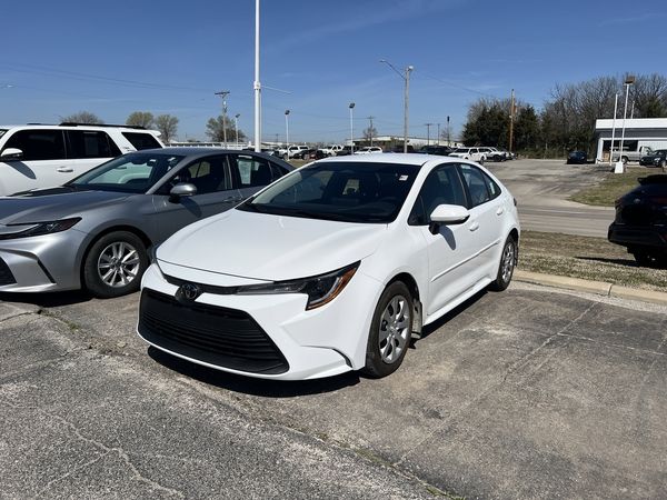 2025 Toyota Corolla LE FWD