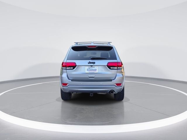Used 2019 Silver Jeep Altitude image 7