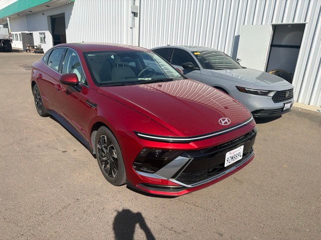 Ultimate red 2025 Hyundai Sonata Sedan Front-Wheel Drive 8-Speed Automatic