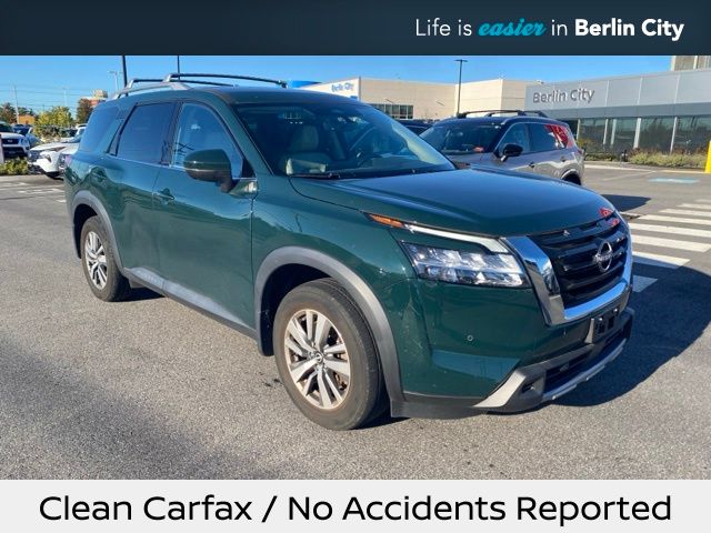 2023 Nissan Pathfinder SL 4WD