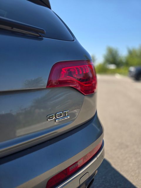 Used 2015 Graphite Gray Metallic Audi 3.0T Premium image 5