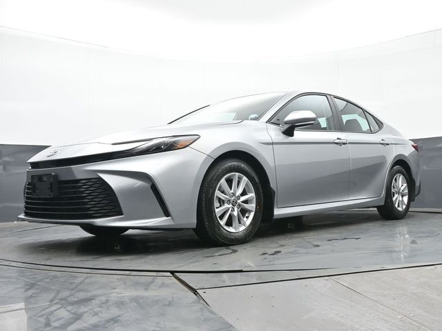 2025 Toyota Camry LE 34