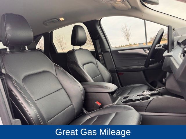 2025 Ford Escape Platinum
