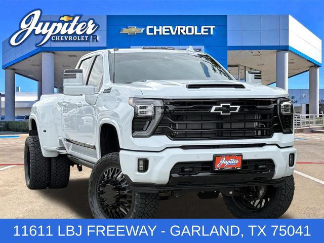 Polar White 2026 Chevrolet Silverado 3500HD Pickup Truck Four-Wheel Drive Automatic
