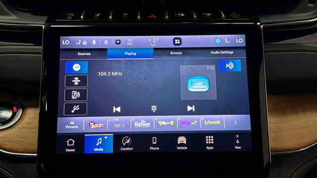 Used 2024 Silver Zynith Jeep Summit Reserve image 31