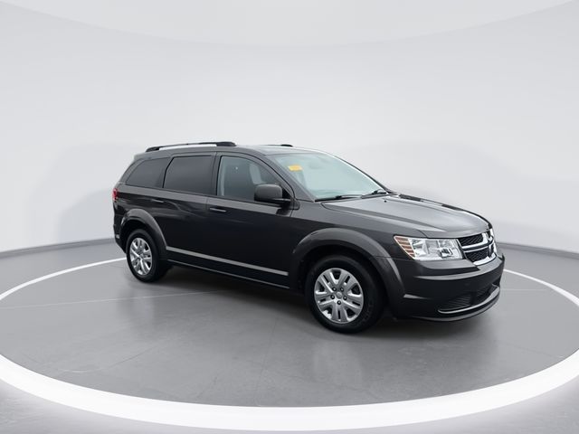 Used 2018 Gray Dodge SE image 2