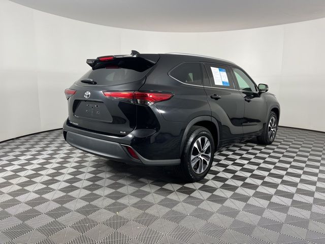 2022 Toyota Highlander XLE 10