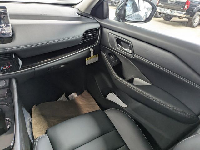 2025 Nissan Rogue SL photo
