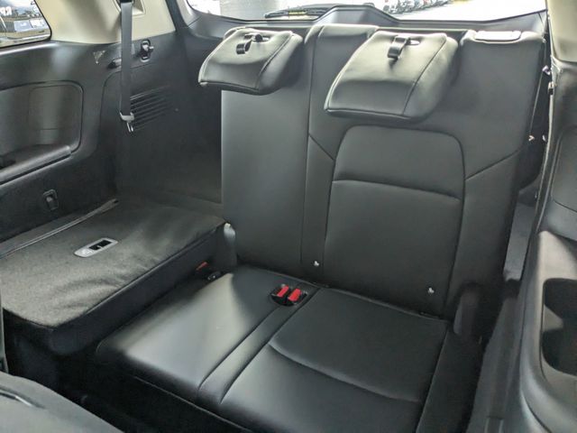 2025 Nissan Pathfinder SL photo 9