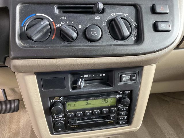 2000 Toyota Sienna Beige - Grieco Acura - Image 20