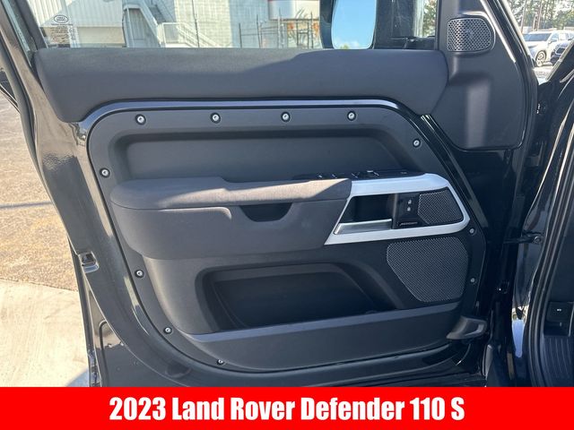 2023 Land Rover Defender 110 S 4