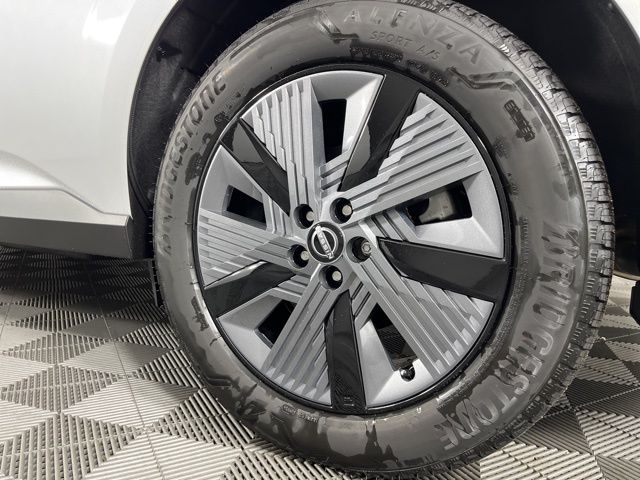2025 Everest White Pearl Tricoat Nissan Murano SL AWD SUV