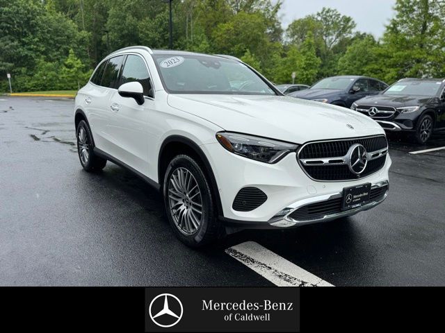 2023 Mercedes-Benz GLC GLC 300 4MATIC's photo