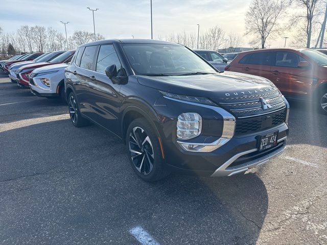Cosmic Blue Metallic 2024 Mitsubishi Outlander SE S-AWC SUV / Crossover All-Wheel Drive Continuously Variable Transmission