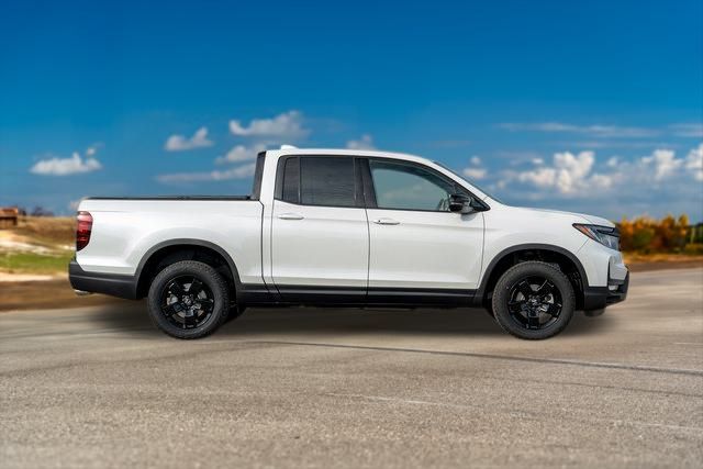 2025 Honda Ridgeline Black Edition 8