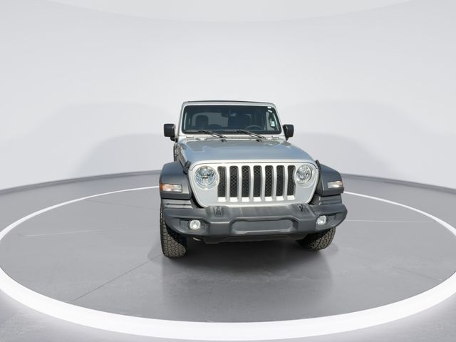 Used 2023 Silver Jeep Sport S image 3