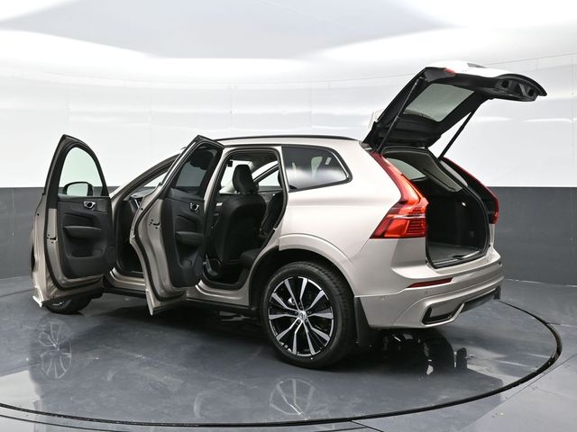 2025 Volvo XC60  photo