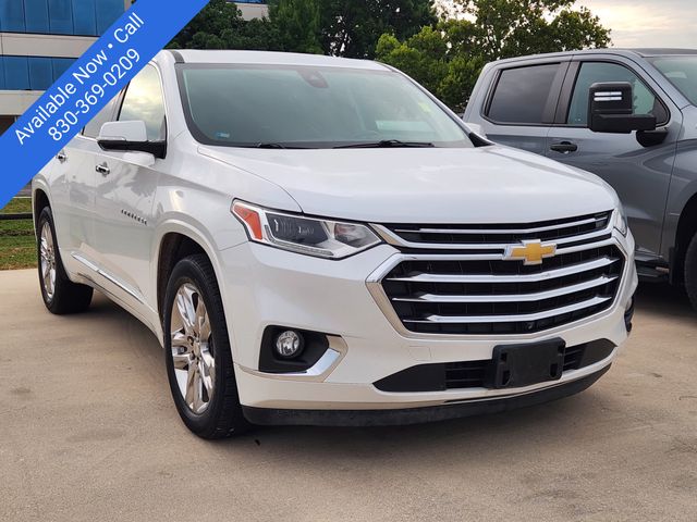 White (Iridescent Pearl Tricoat) 2021 Chevrolet Traverse SUV / Crossover Front-Wheel Drive 9-Speed Automatic