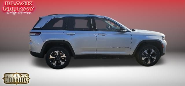 2024 Jeep Grand Cherokee Base 4xe 16